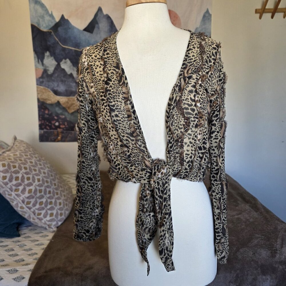 Chico's 100% Silk Leopard Print Blouse - Tie Front Mob Wife Crop Top - 0 - Picture 3 of 14